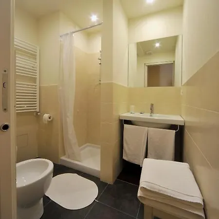 Iris Hotel