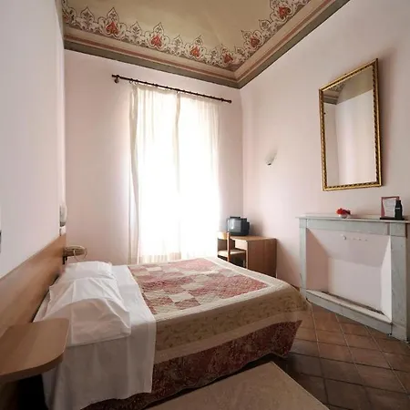 Hotel Iris 2*