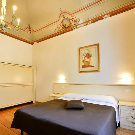 Hotel Iris