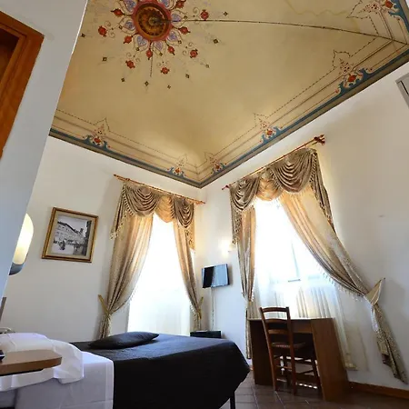 Iris Hotel